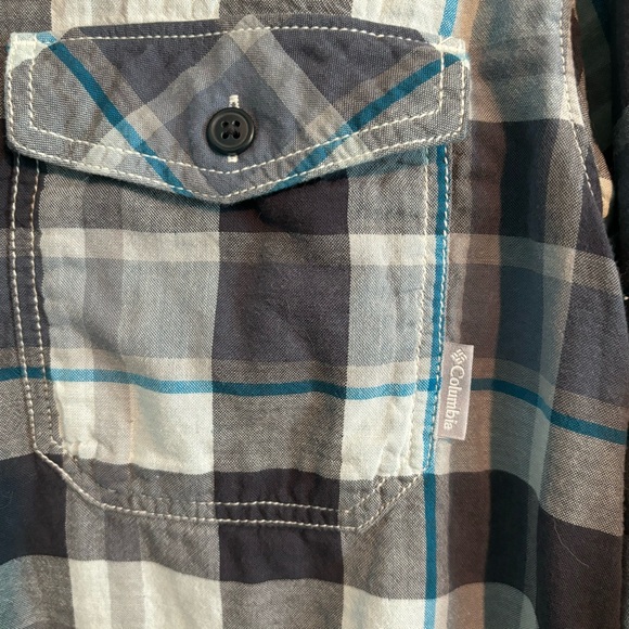 Columbia lined men’s medium long sleeve shirt.  Soft and very good condition. - Picture 6 of 9